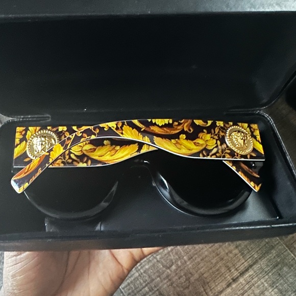 Versace sunglasses main image 3